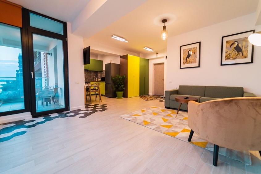 Garsonieră modernă de închiriat – Mamaia, zona Butoaie, vedere frontală la lac - 4