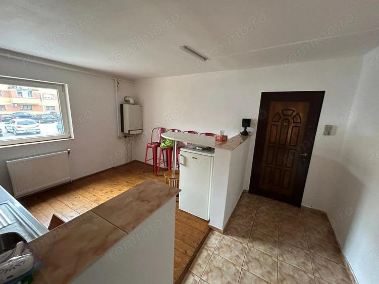 Apartament 2 camere, parter - zona Cetate - 3