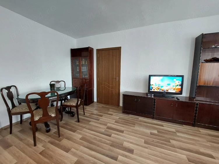 Apartament cu 3 camere semidecomandat în Pantelimon