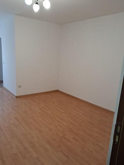 Garsoniera bloc 1980, Gorjului, Militari - 3