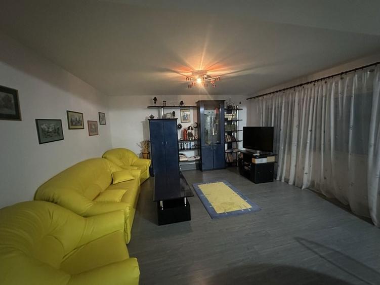 Vand apartament 3 camere decomandat - 7