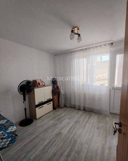 Apartament renovat 4 camere Micro 16 complex Siretu Apartament renovat 4 camere Micro 16 complex Siretu