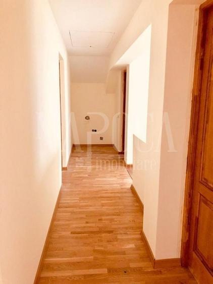 Casă individuală cu 7 camere cu Canalizare în Europa