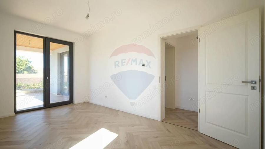 Casa / Vila cu 5 camere de vanzare - 5