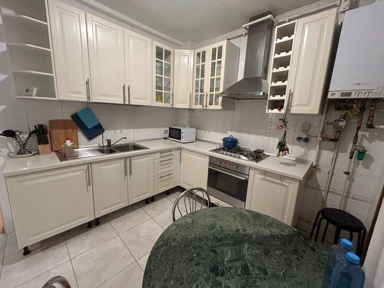 3 Camere Ultracentral 2 minute de Metrou Univestitate - 7