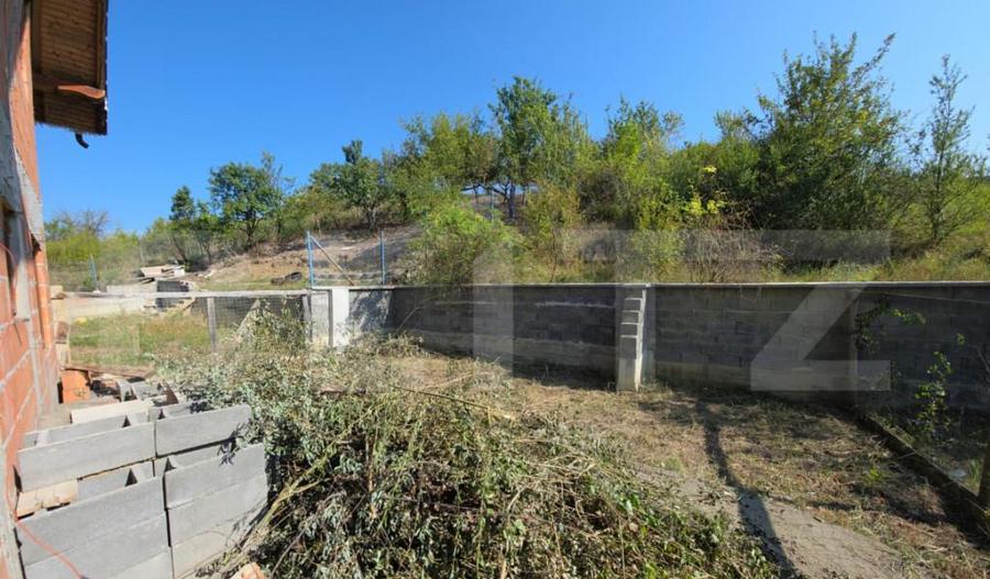 Teren 10 ari cu casa la ro?u 240 mp cu plus garajValea - 4