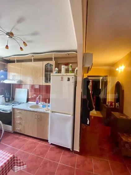 Apartament 2 camere decomandat etaj 4 cu 2 balcoane - 2