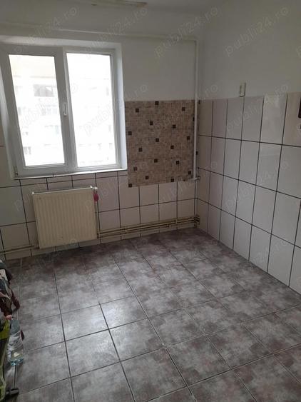 Apartament cu 3 camere, decomandat, la etaj 3, in Caransebes, 73.500euro - 7