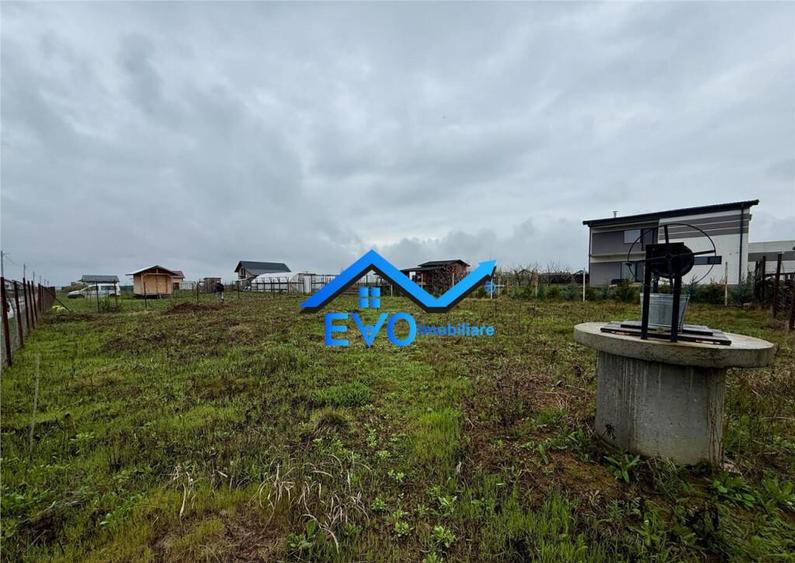 Teren de , intravilan, 401 mp, deschidere 24ml, Vorovesti, S - 5