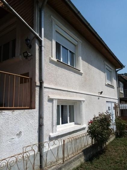 Locuință cu priveliște: Casă bifamilială într-o locație liniștită. - 3