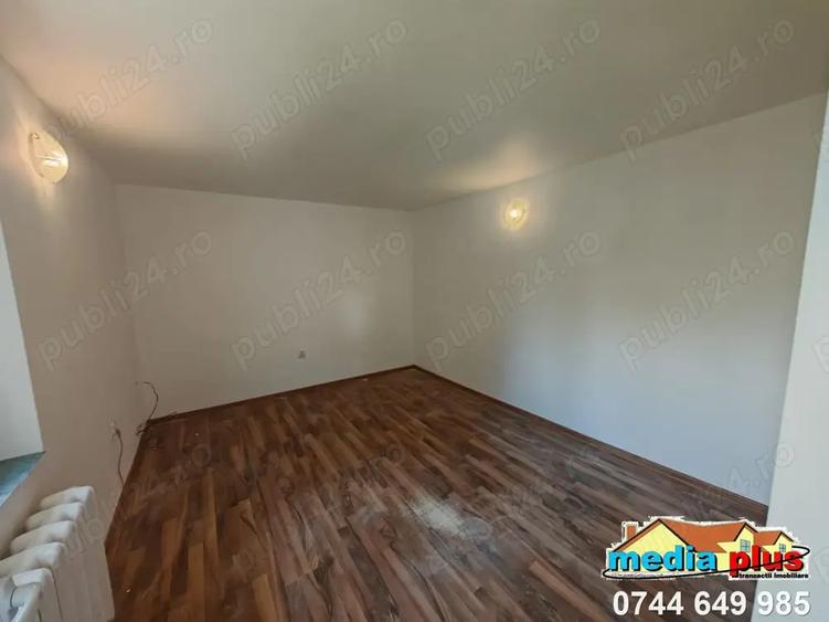 Inchiriere camera + baie ?i bucatarie, curte comuna zona Liceul Marin Coman - 2