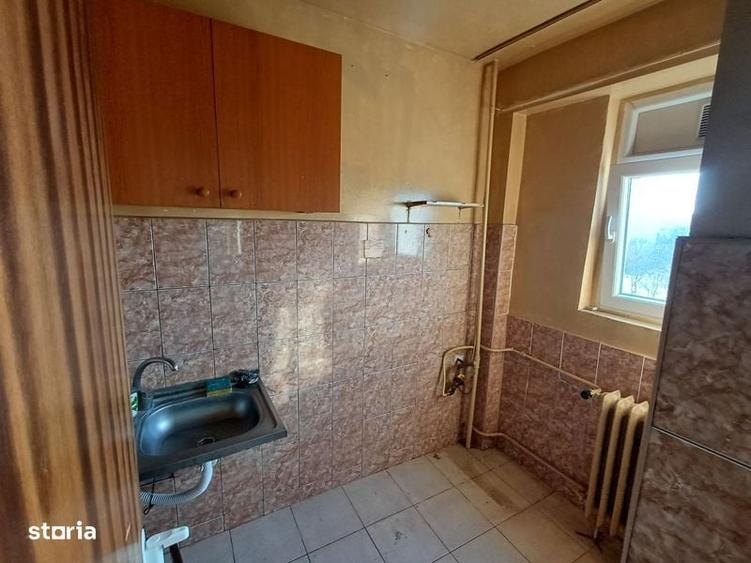 Garaoniera de vanzare - 6