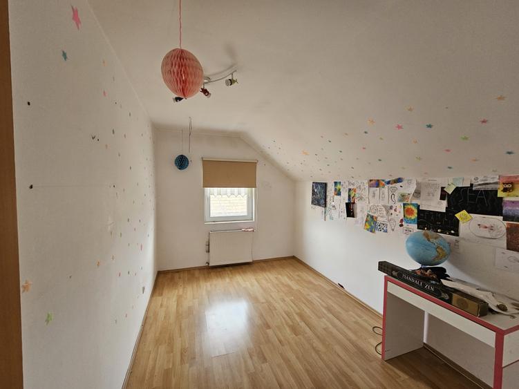 Două case individuale, P+M, construcții 2002/2007, în Giroc, comision 0% - 30