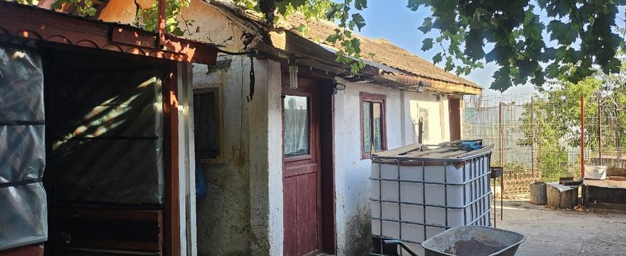 Casa de vanzare cu teren - 1