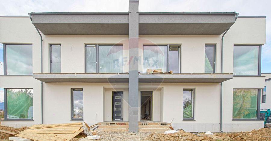 Locuie?te intr-un peisaj de poveste Vila moderna ... - 4