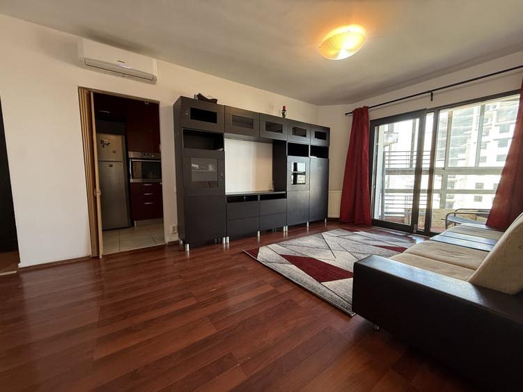 Apartament cu 3 camere semidecomandat, mobilat în Doamna Ghica