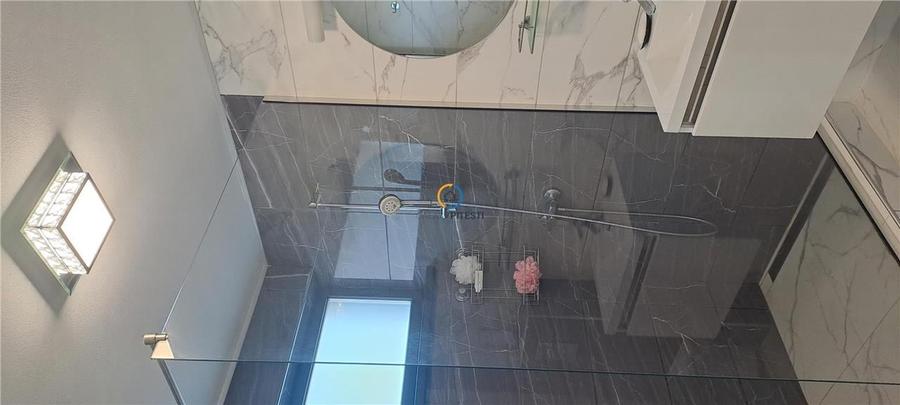 Casă individuală cu 5 camere cu Teren 700 Mp în Lăbușești