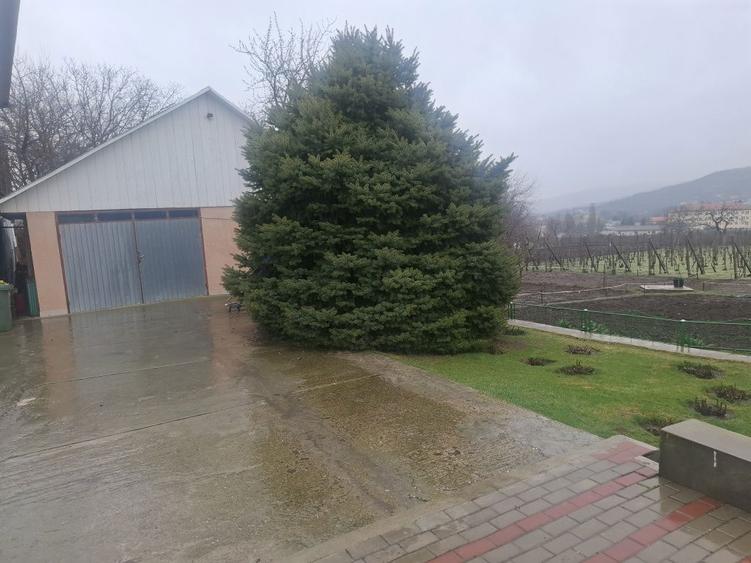 Vand casa in Husi - 2