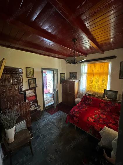 Casa batraneasca de vanzare - 1