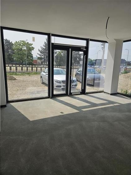 Spatiu 650 mp - Showroom Comercial - Depozitare - 6