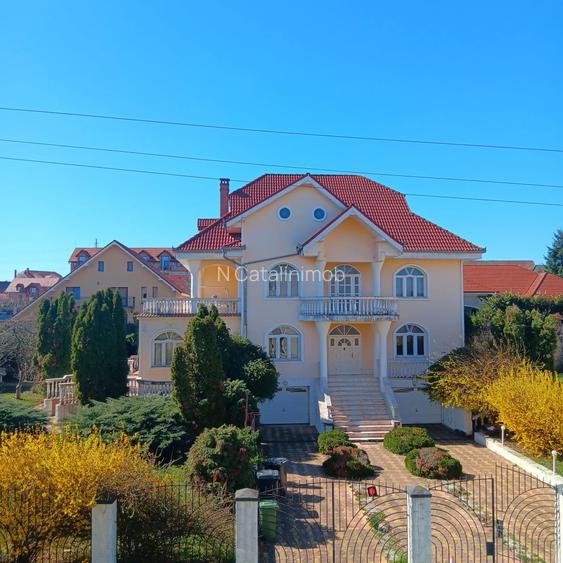 Casa mare pretabila pensiune