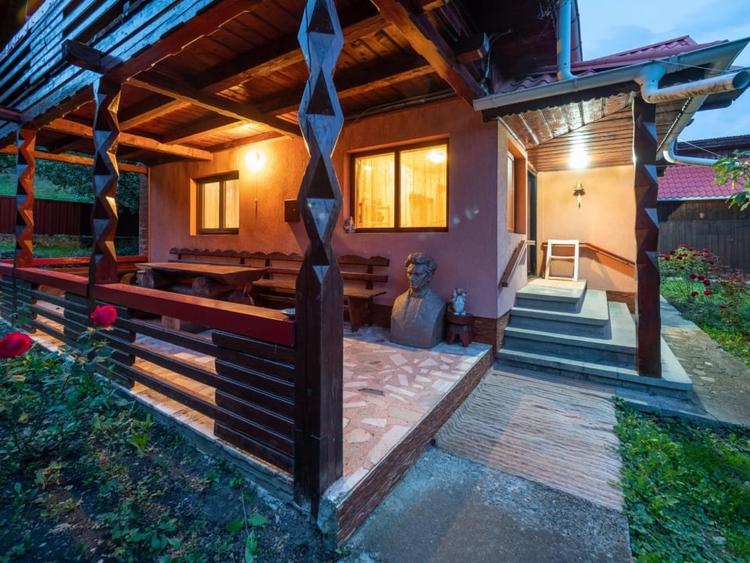 CASA INDIVIDULA CU ETAJ, MOBILATA SI UTILATA, 735 MP TEREN, ACTE LA ZI, SUCEVITA - 2