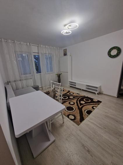 Apartament cu 3 camere, etaj 1/4, zona Mircea cel Batran - 5