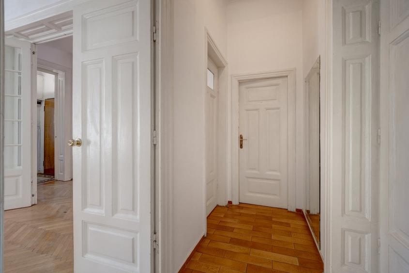 Vila cu arhitectura distincta, 7 camere, renovata, intr-o locatie exclusivista - 30