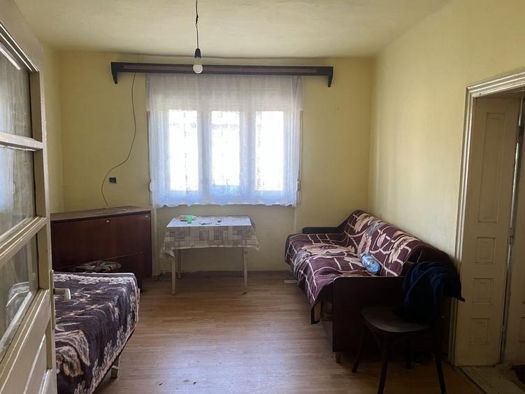 Casă cu 3 camere în Vărzari