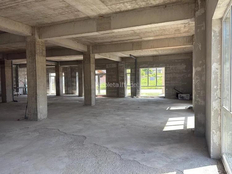 Spatiu comercial, birouri necompartimentat Visani parter Spatiu comercial, birouri necompartimentat Visani parter