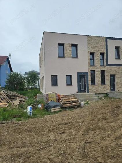 Vand duplex in Sinmartin , SC110, P+E, ter 270 , gaz , constr 2024, izolatie de 10. - 16
