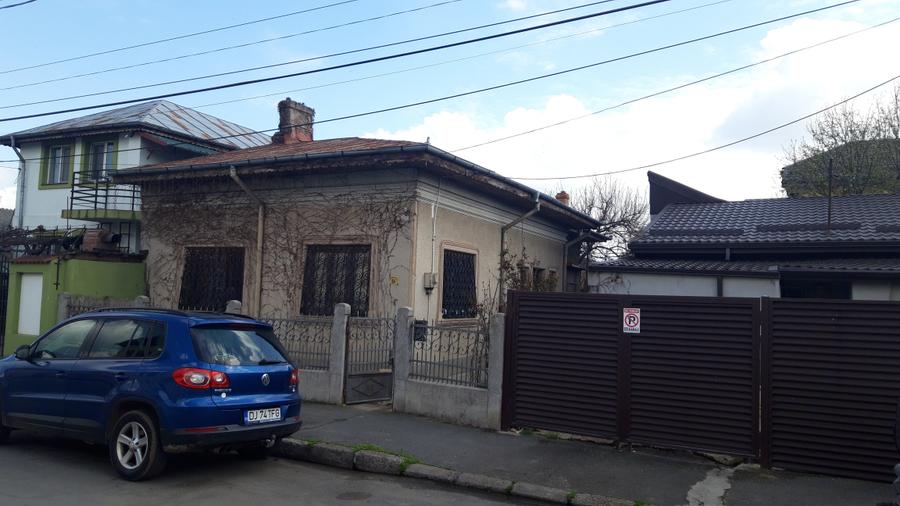 Municipiul Calarasi , ultracentral, casa , teren 300 mp, 100000 Euro - 1
