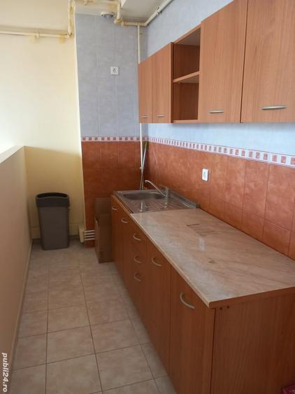 Inchiriez garsoniera - 2