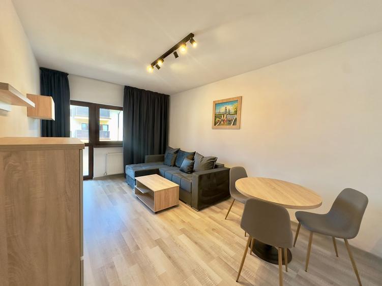 Garsoniera de vanzare la intrare in Sanpetru si /sau pe str Universului - 1