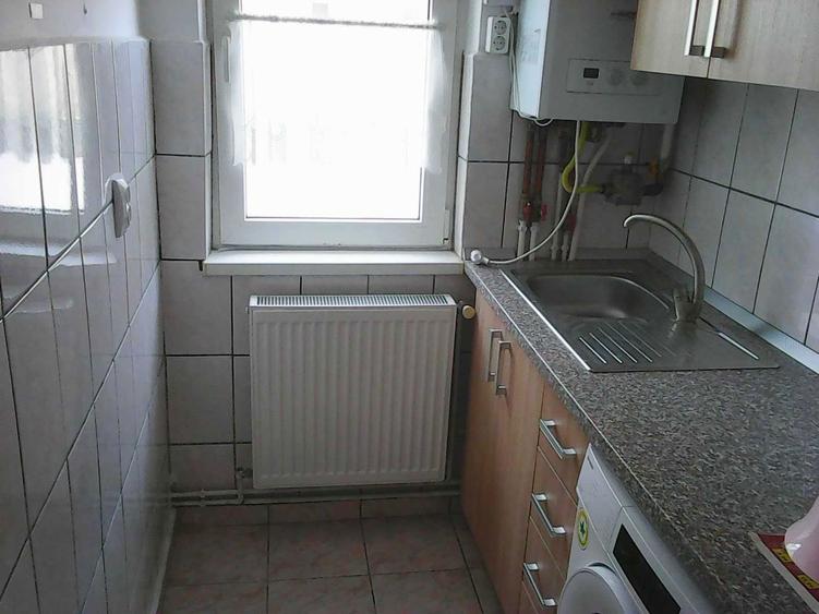 Vand apartament 3 camere in Medias etajul 1 - 8