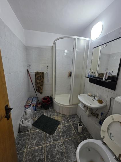 Calea Mosilor, 5 minute metrou Obor, stradal, vedere spate, bloc 1982 - 2