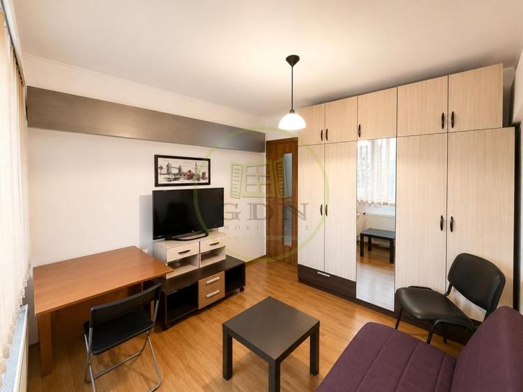 Apartament cu 4 camere decomandat în Rahova