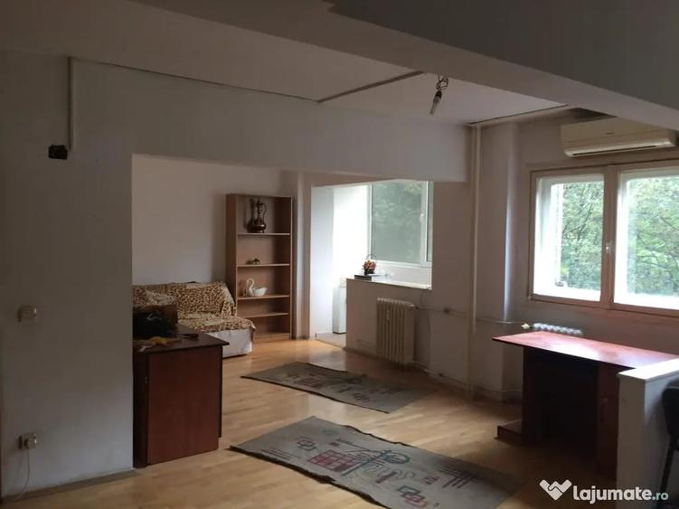 Apartament cu 3 camere decomandat în Alexandru Obregia