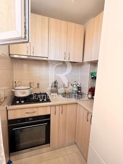 Apartament cu 2 camere semidecomandat, mobilat în Rogerius