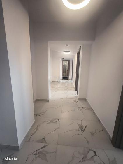 Apartament cu 3 camere decomandat în Grivița