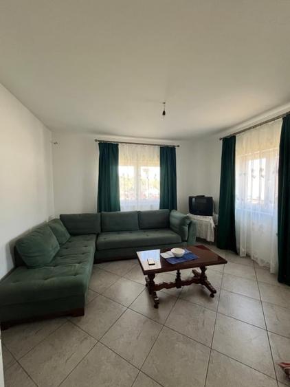 Casă individuală cu 7 camere cu Teren 1000 Mp în Clit