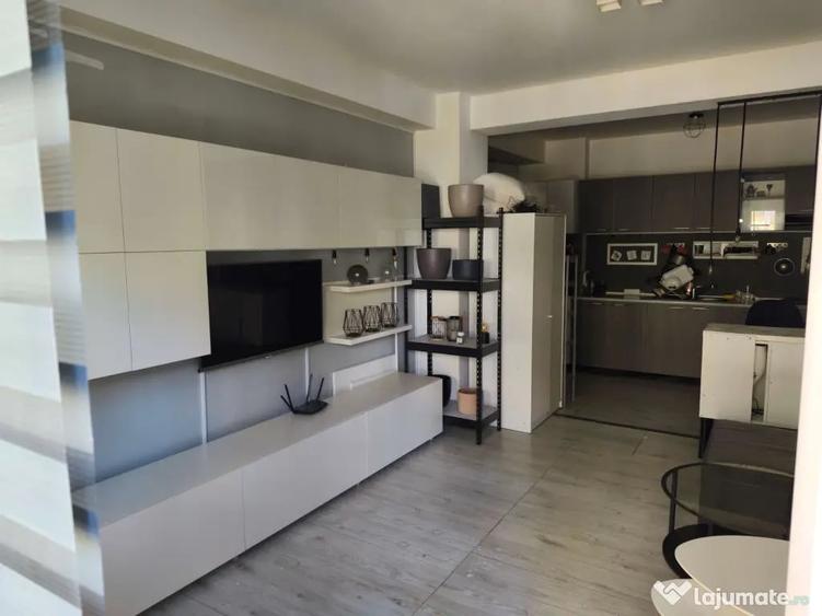 Apartament cu 2 camere decomandat în Roșu
