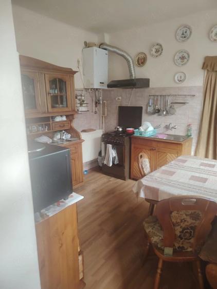 Casă cu 5 camere cu Teren 2800 Mp în Iris