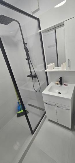 Apartament cu 2 camere decomandat, mobilat în Titan