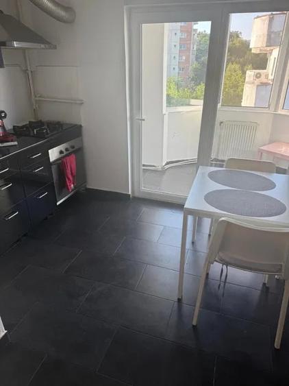 Apartament cu 2 camere decomandat, mobilat în Plopilor