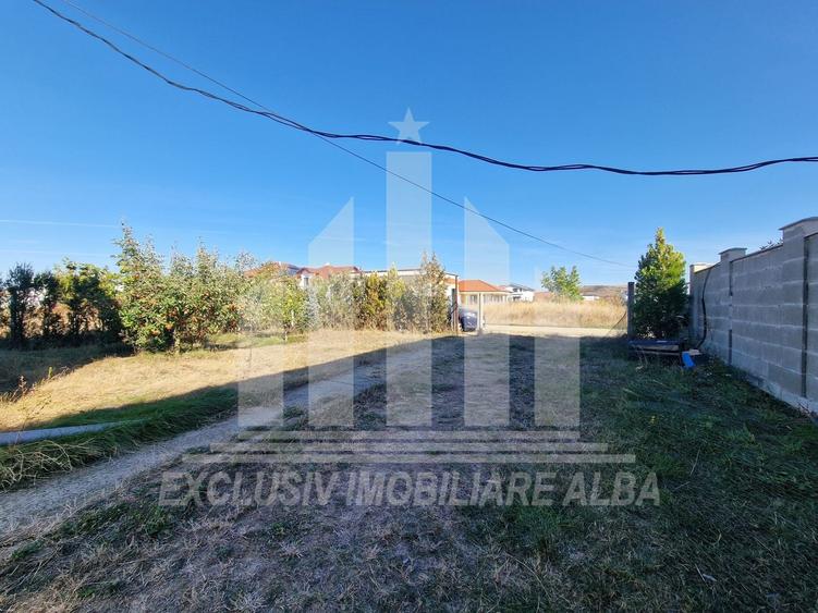 Casă individuală cu 3 camere cu Canalizare în Sud
