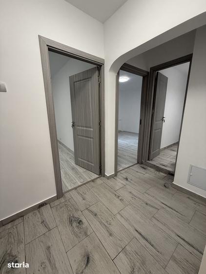 Apartament cu 3 camere în Tei
