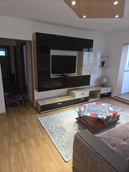 Apartament cu 2 camere semidecomandat în Exterior Vest