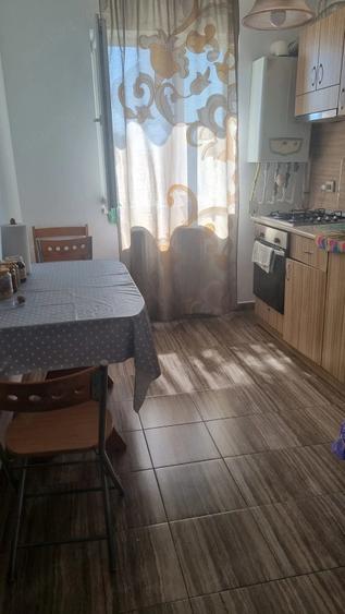 Apartament cu 2 camere decomandat, mobilat în Păcii