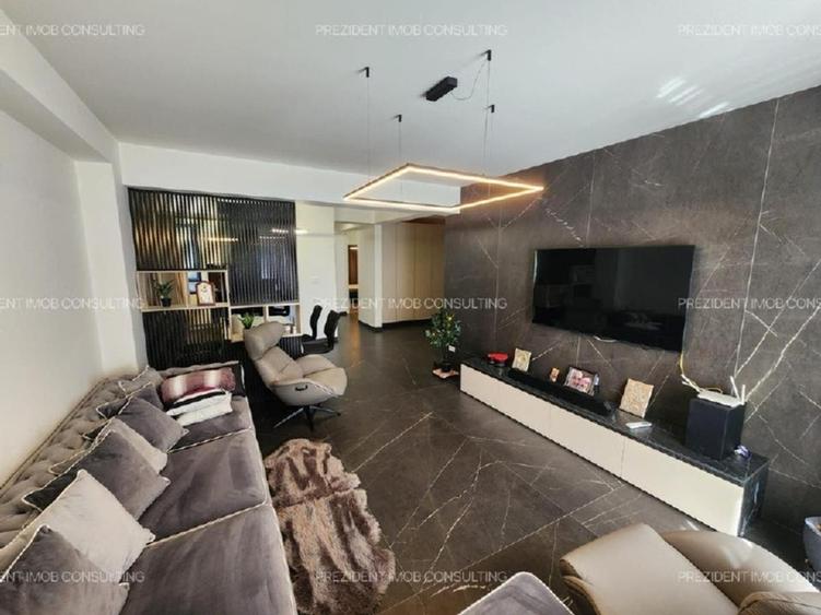 Apartament cu 4 camere decomandat în Brâncoveanu